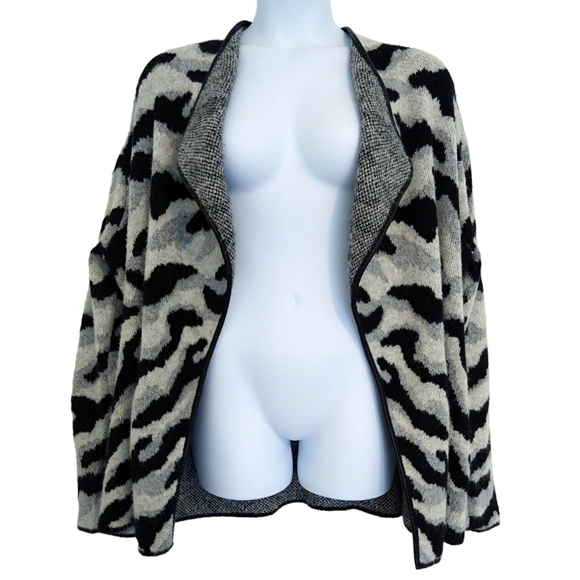 Lane Bryant Black Gray Abstract Faux Leather Trim Open Front Fuzzy Coat Modern - Picture 1 of 8